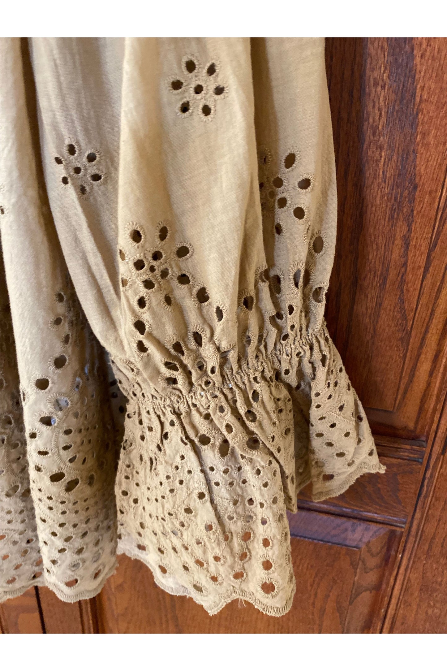 Scandal - "Buttercup" - Off Shoulder Top - in TAUPE