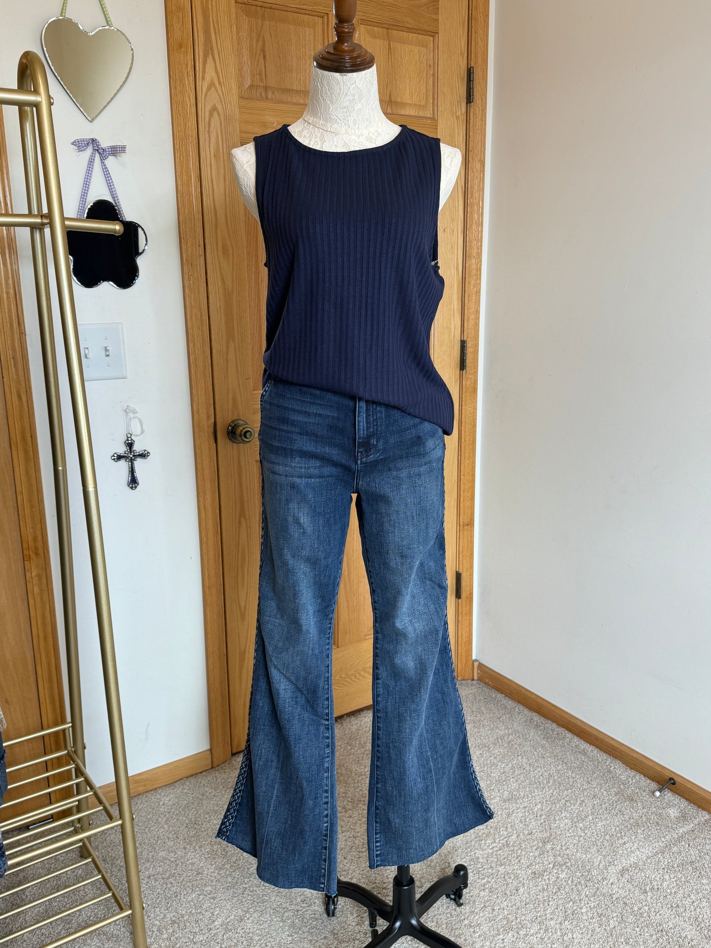 Sleeveless Boat Neck Rib Knit Top