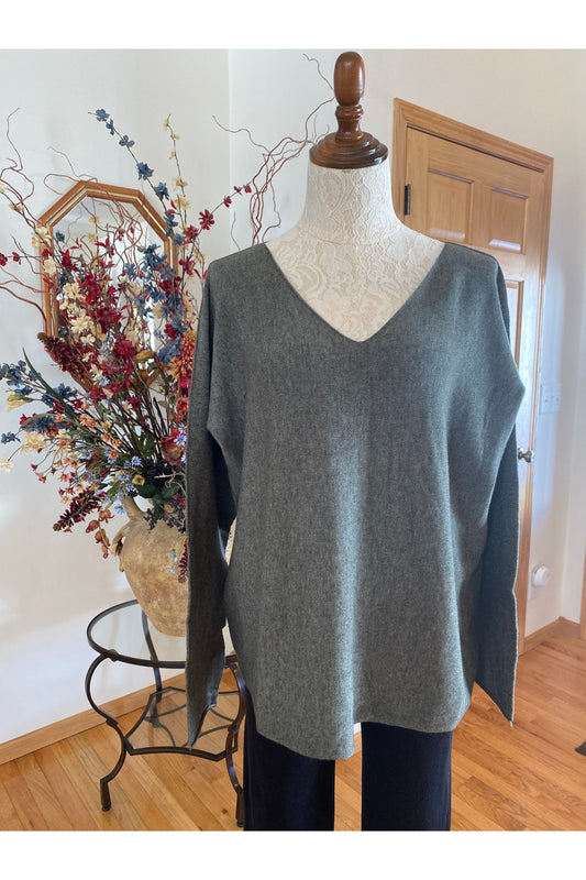 Bella Amore - V-Neck Sweater - Army Green - 0021